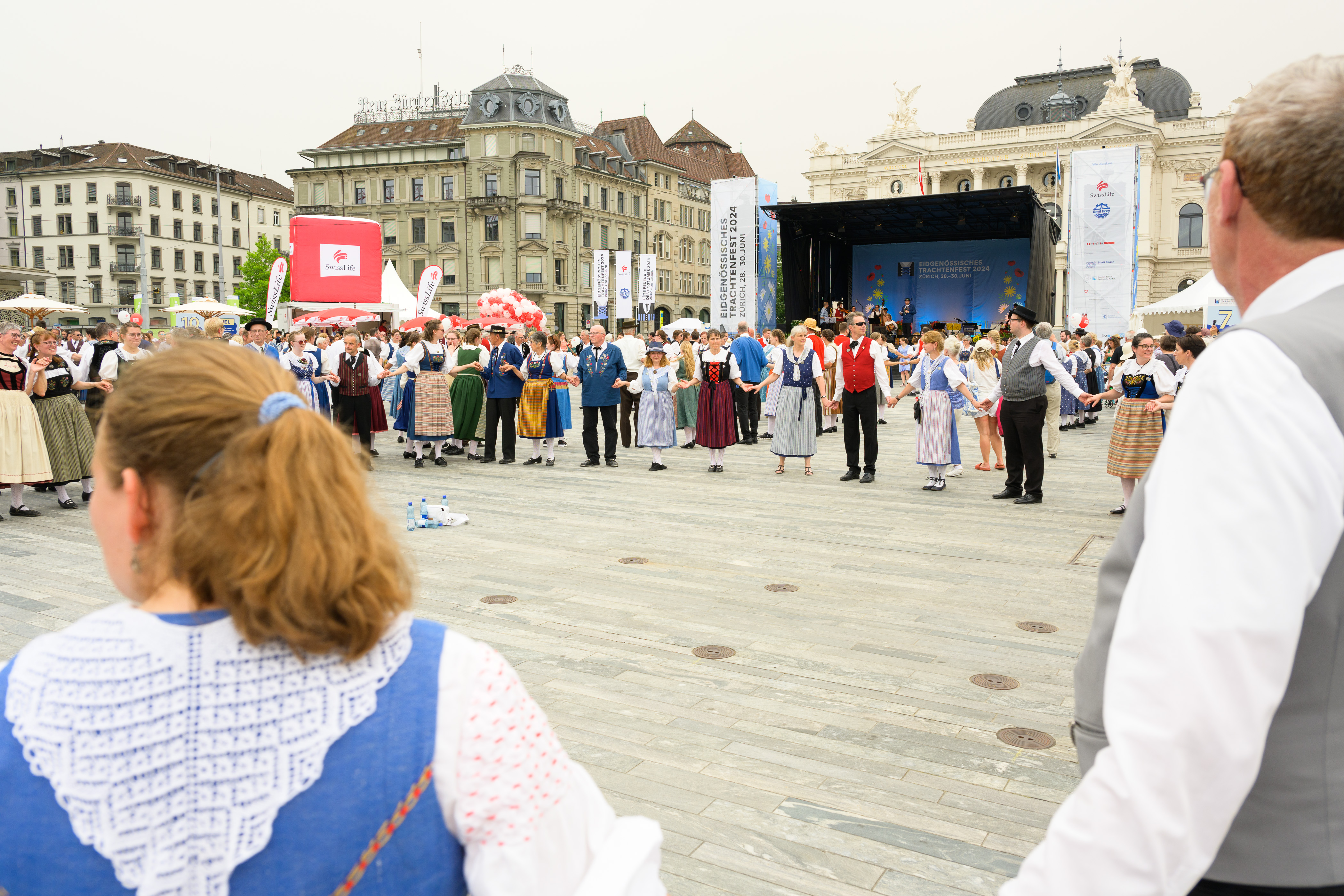 Samstag auf dem Sechseläutenplatz