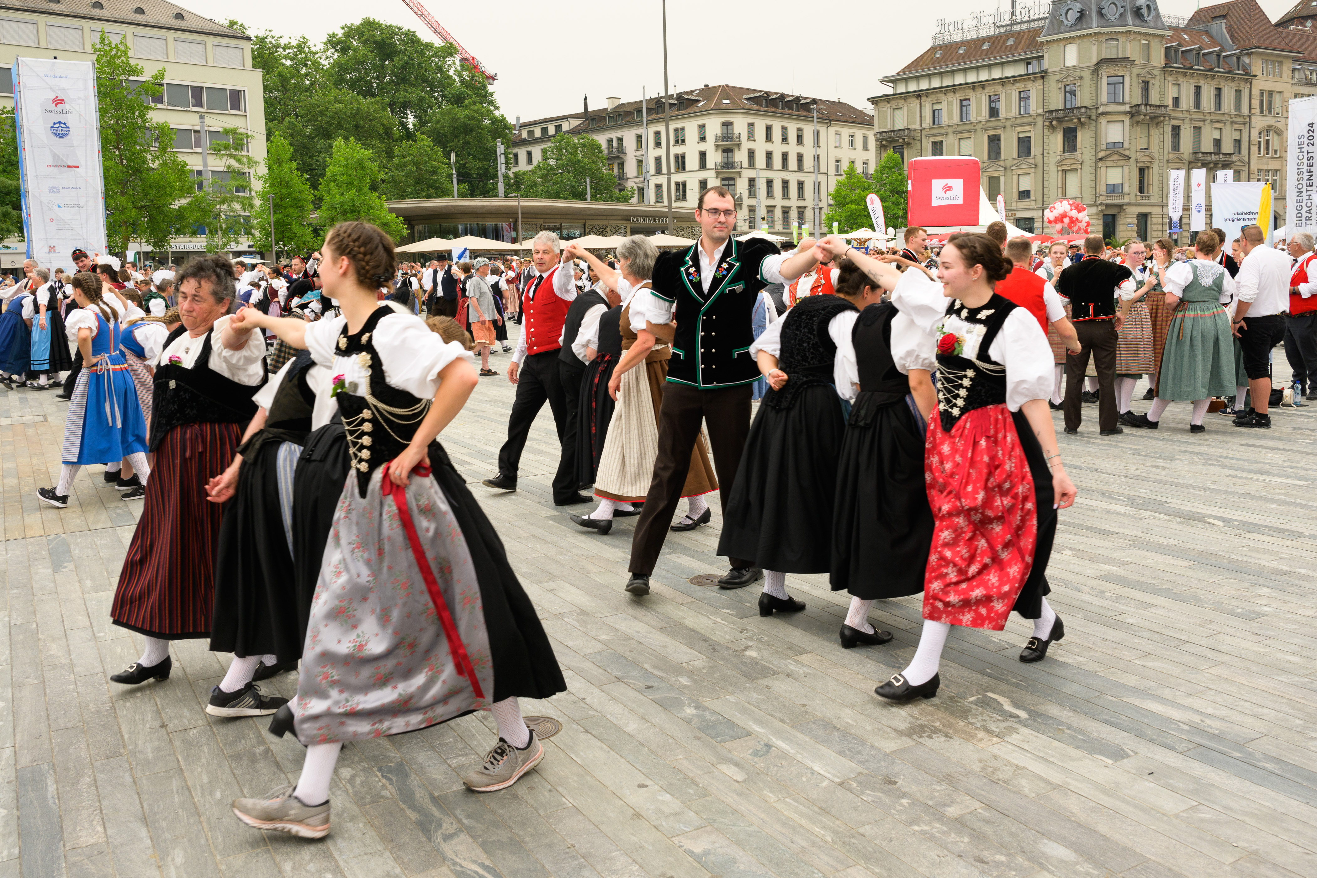 Samstag auf dem Sechseläutenplatz