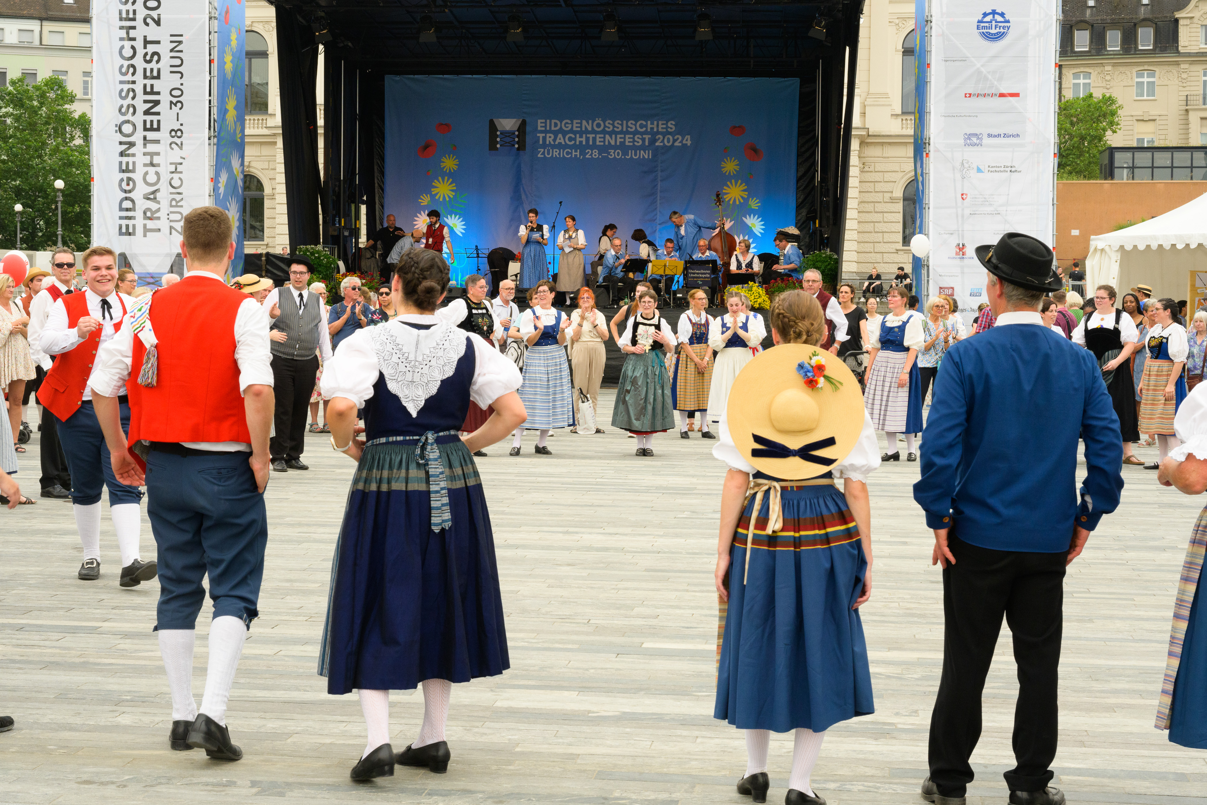 Samstag auf dem Sechseläutenplatz