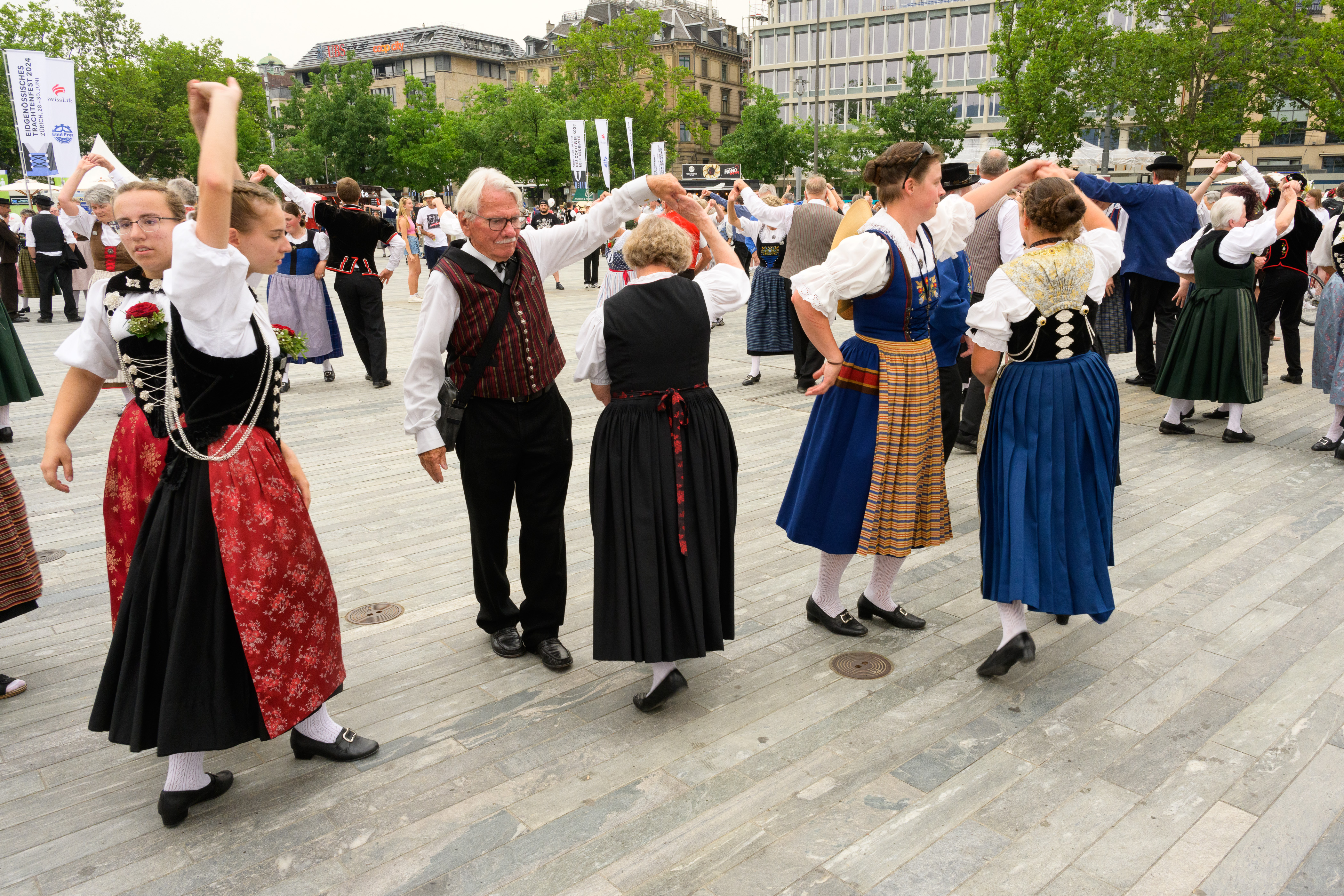 Samstag auf dem Sechseläutenplatz