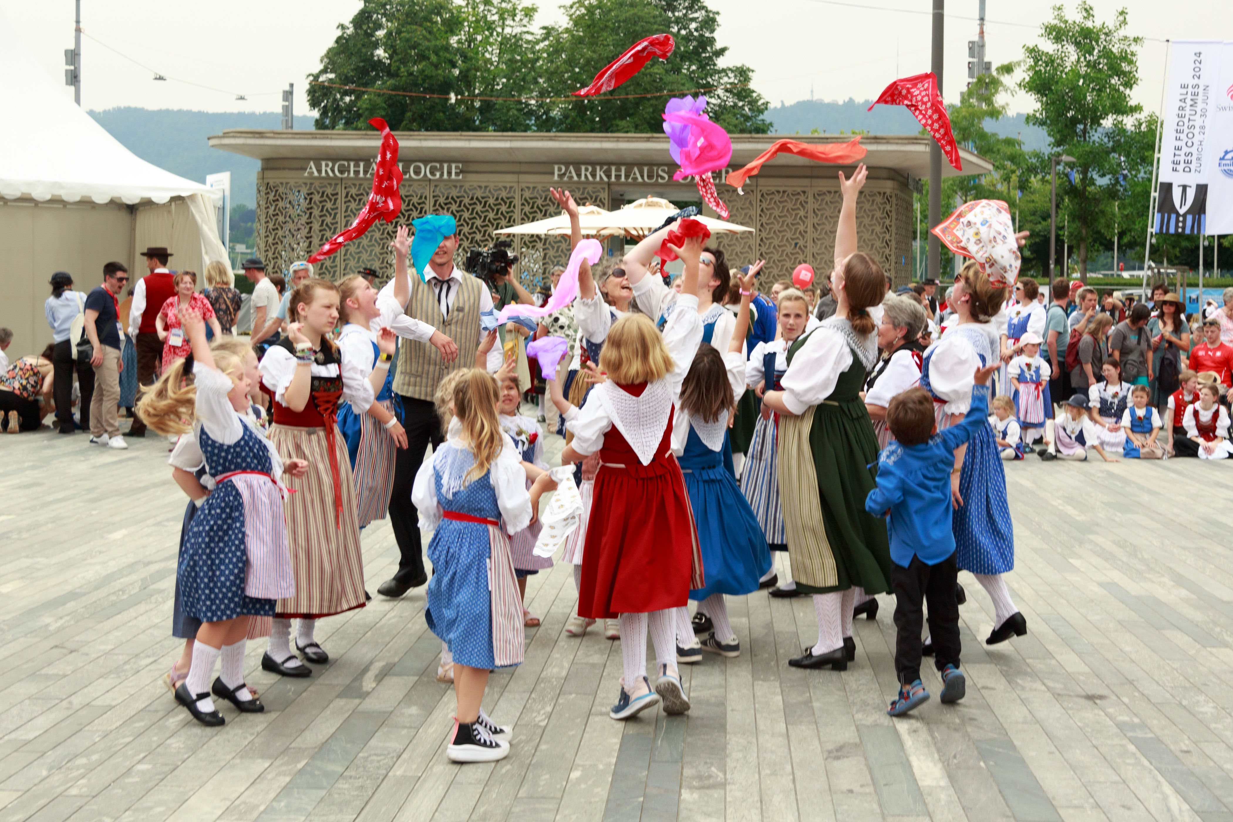 Samstag auf dem Sechseläutenplatz