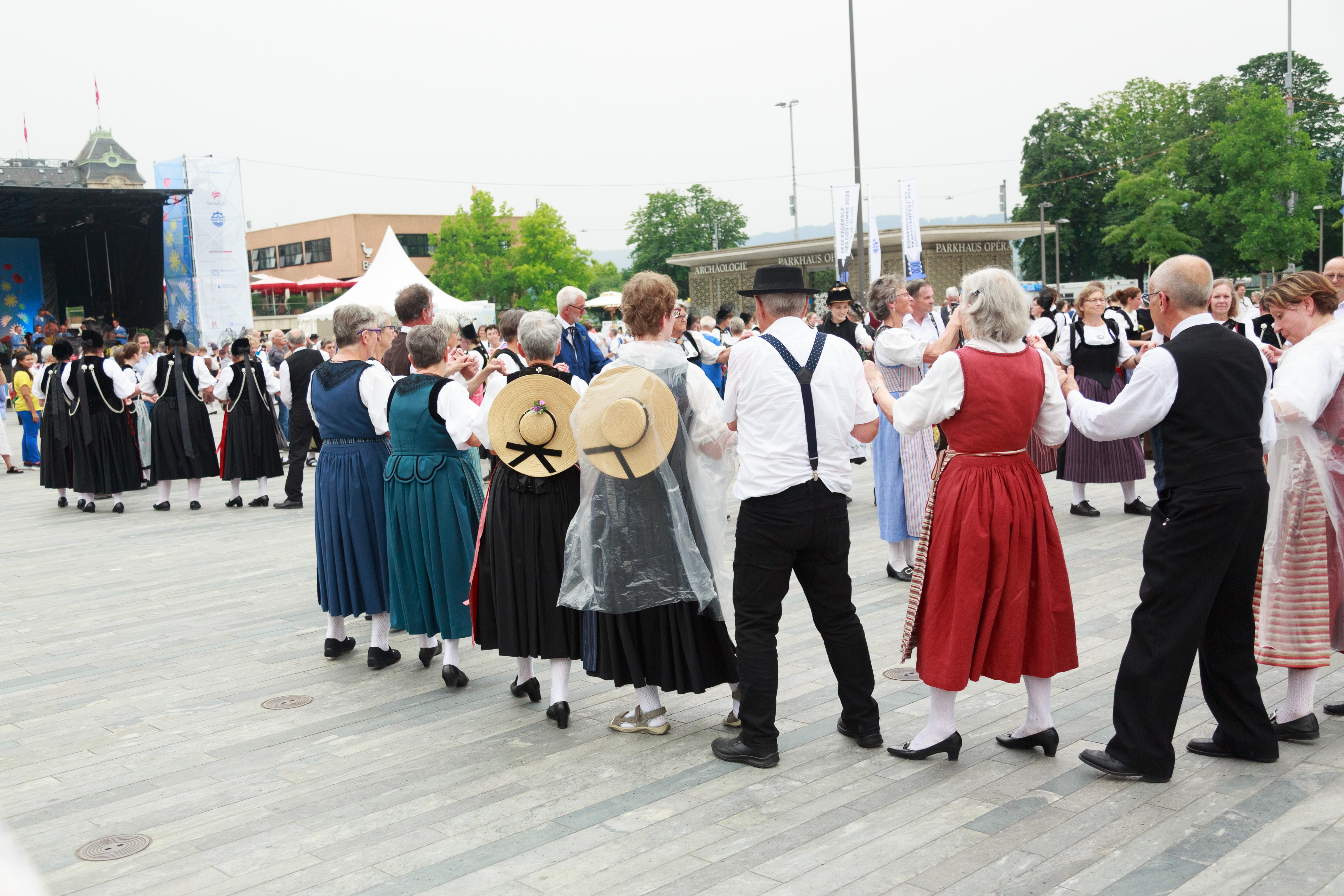 Samstag auf dem Sechseläutenplatz