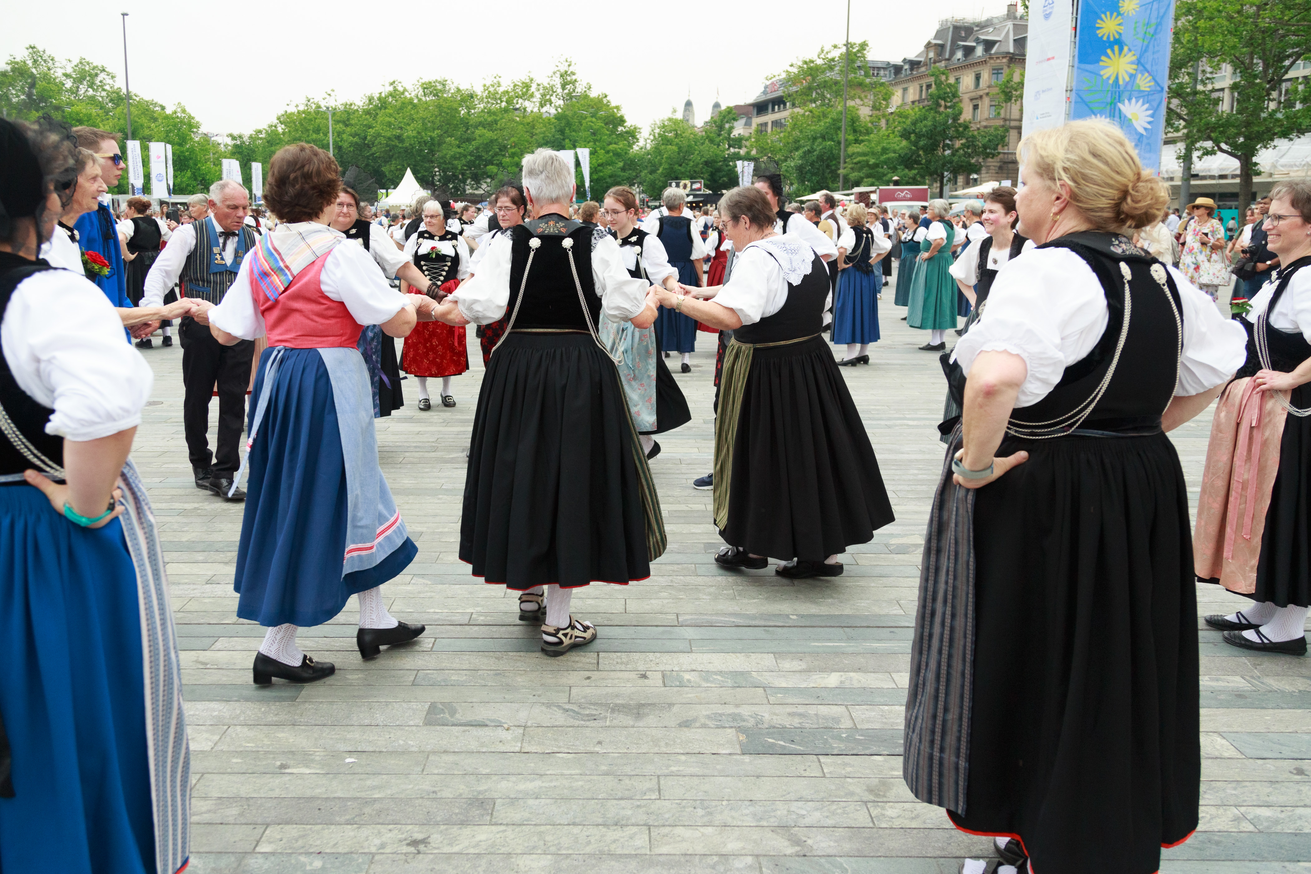 Samstag auf dem Sechseläutenplatz