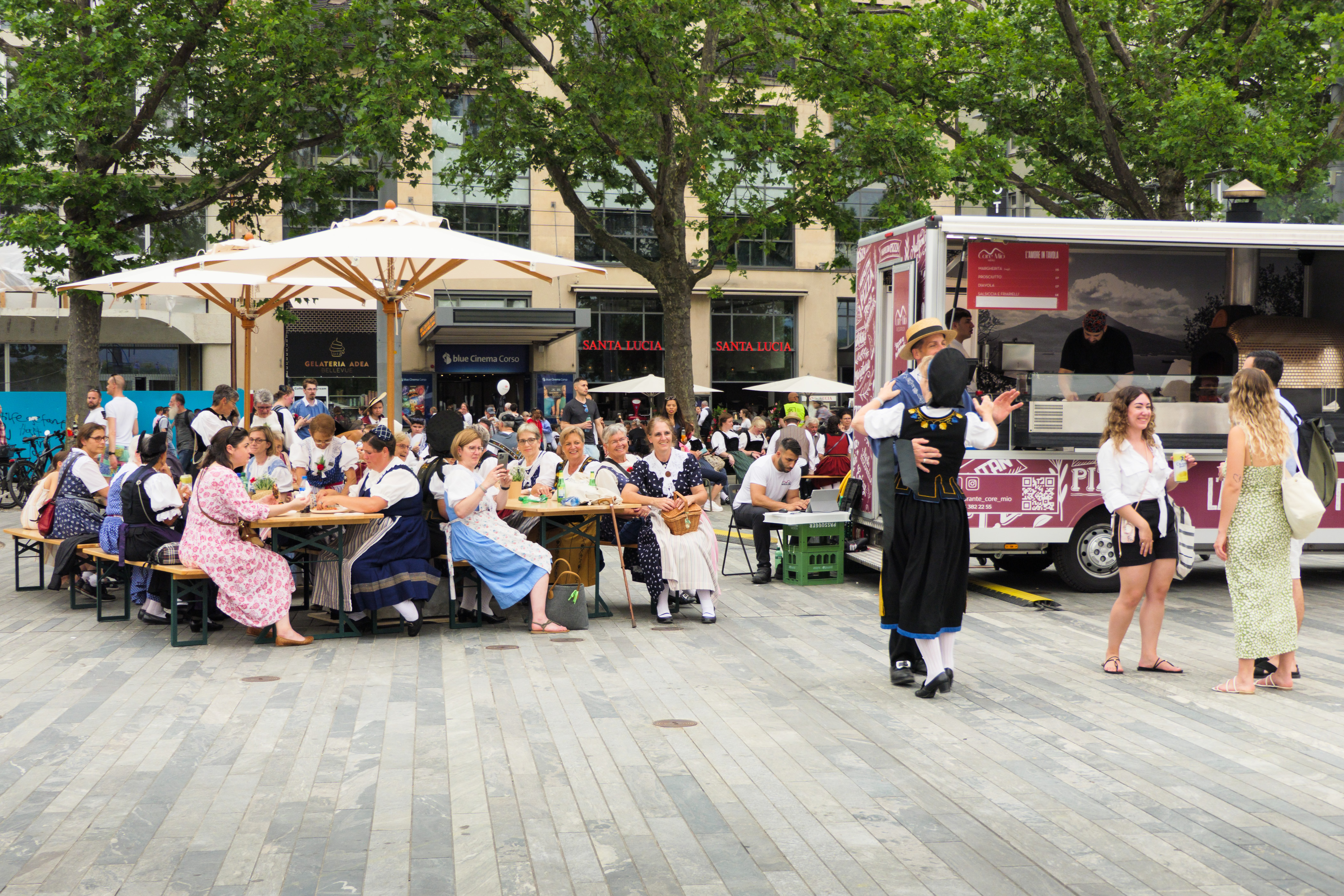 Samstag auf dem Sechseläutenplatz