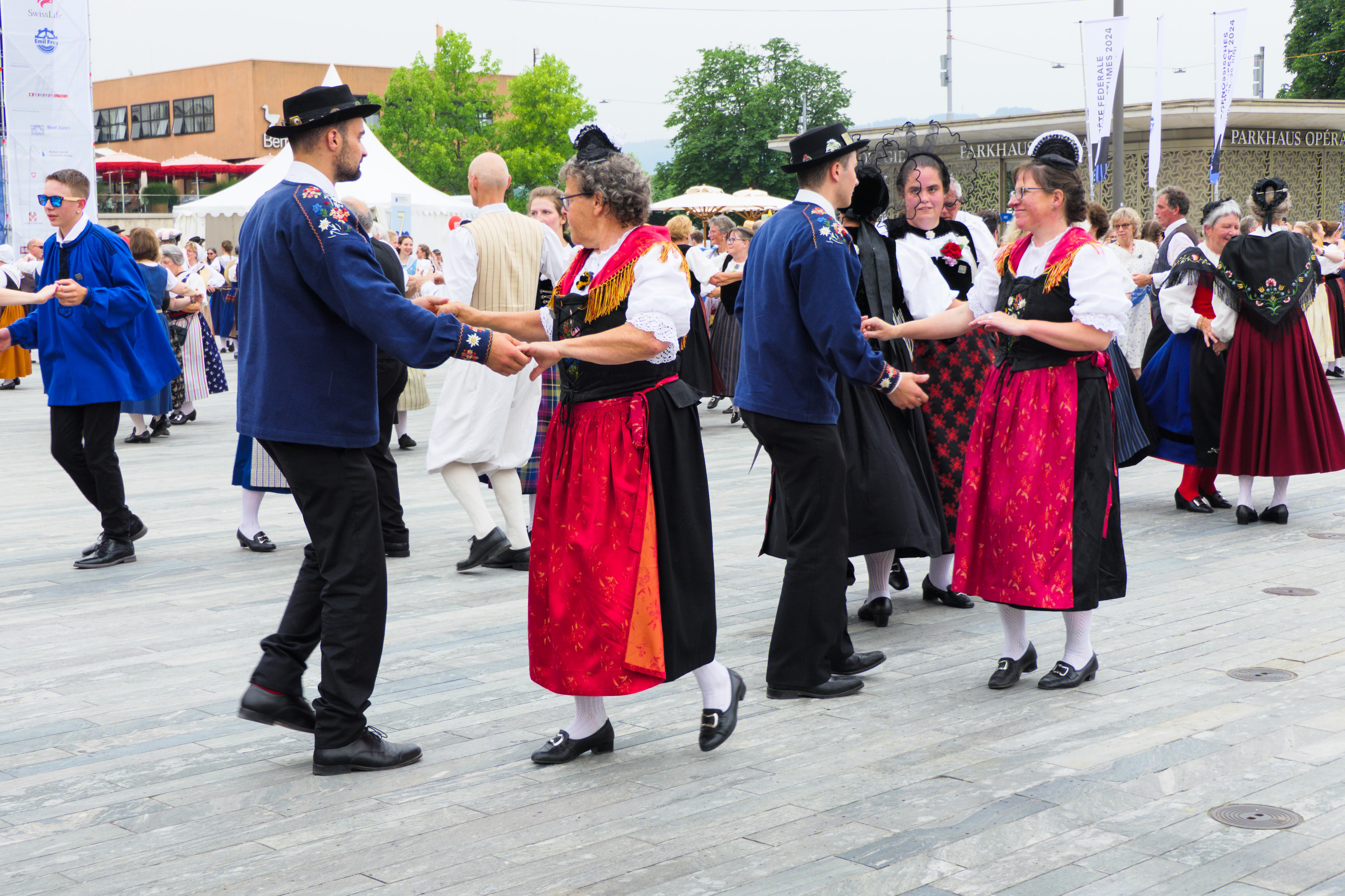 Samstag auf dem Sechseläutenplatz