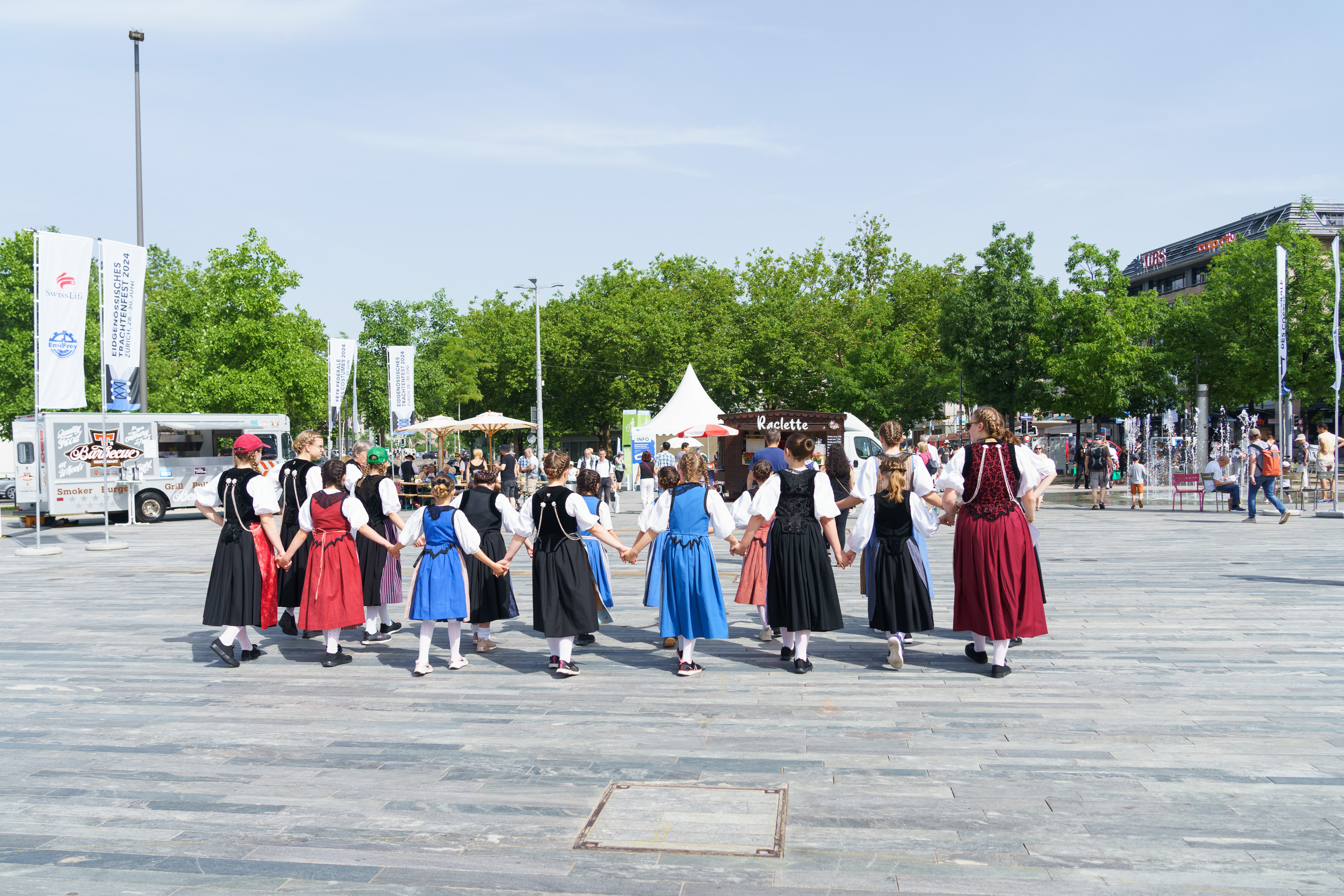 Samstag auf dem Sechseläutenplatz