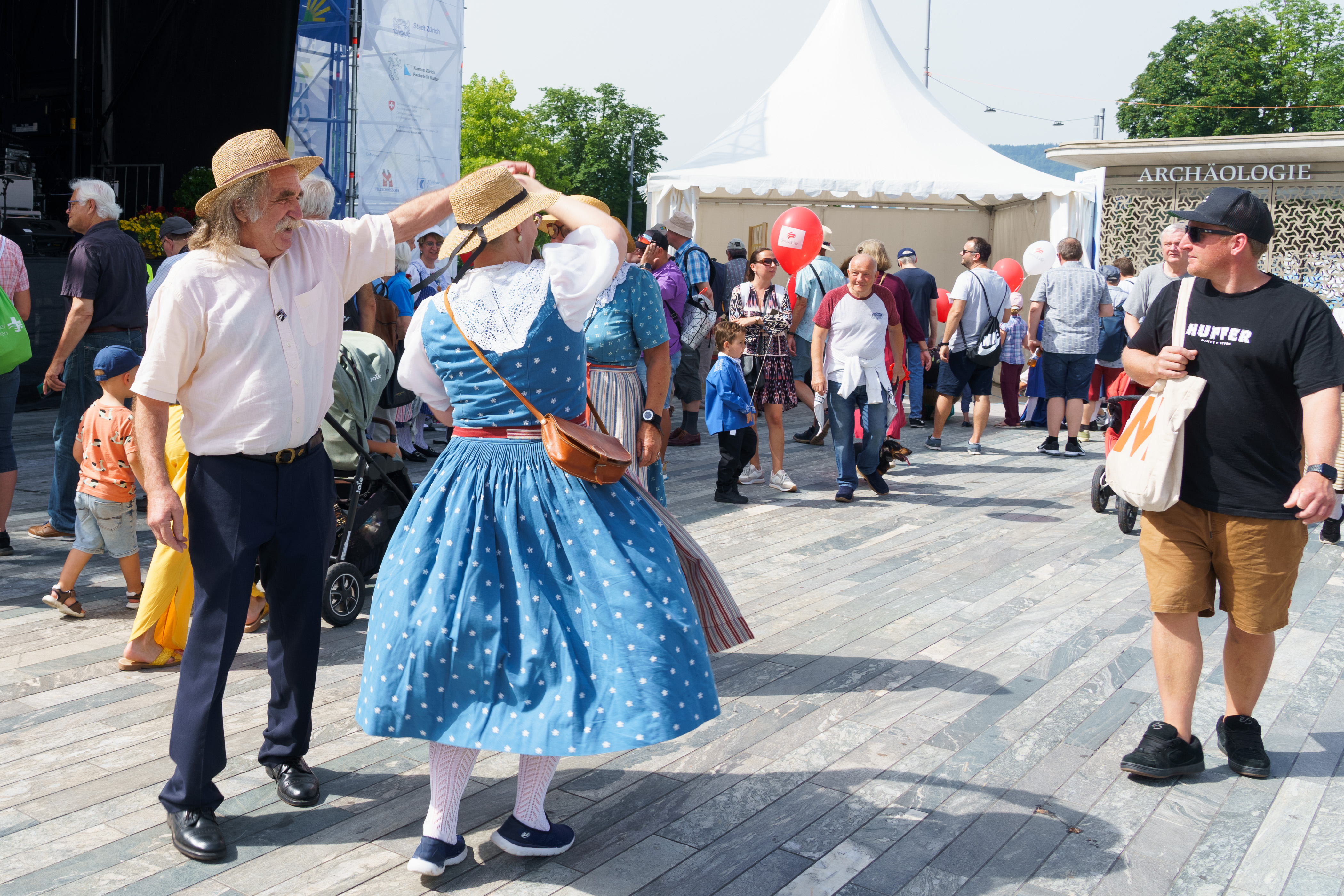 Samstag auf dem Sechseläutenplatz