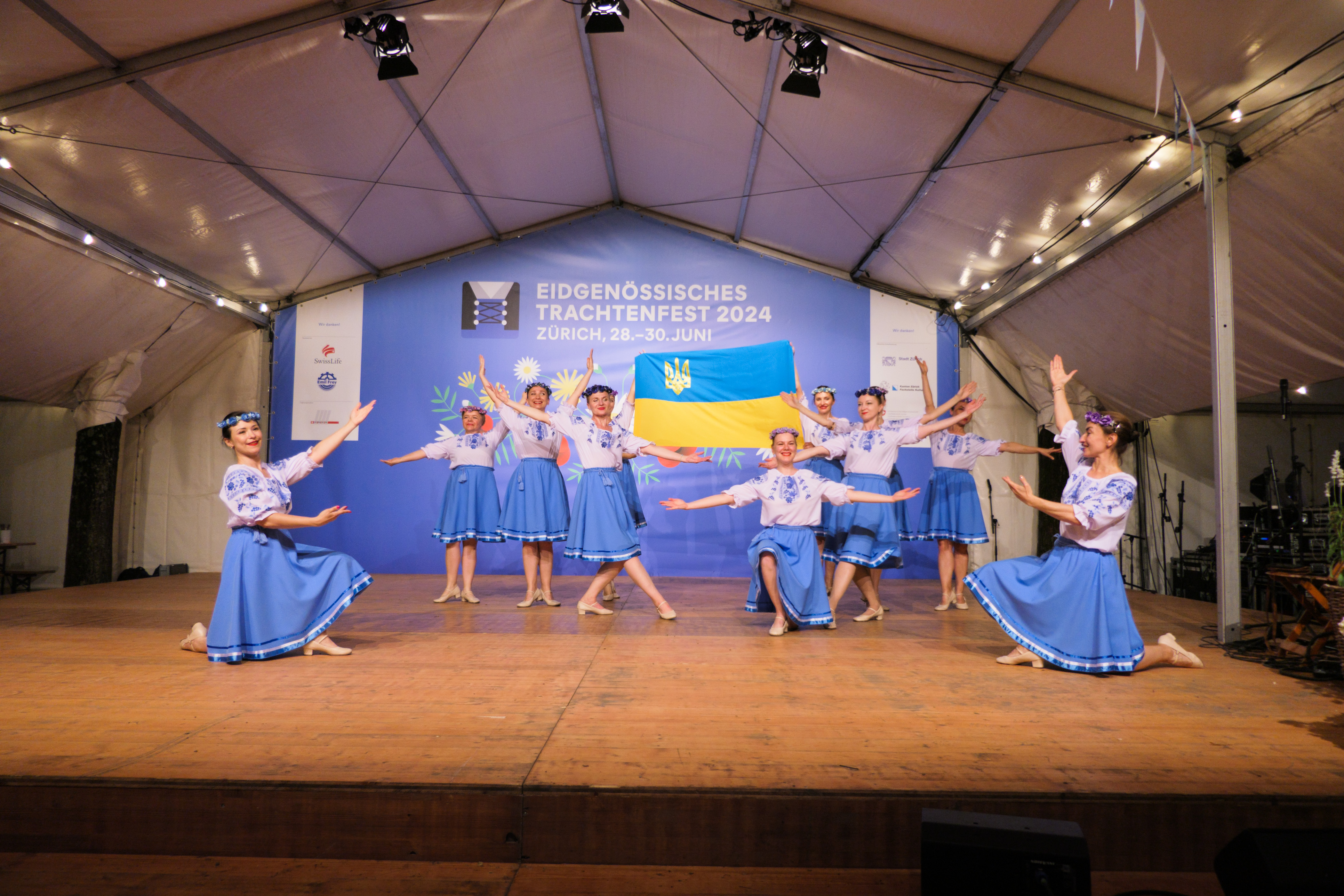 Internationale Volkstanzgala auf dem Lindenhof