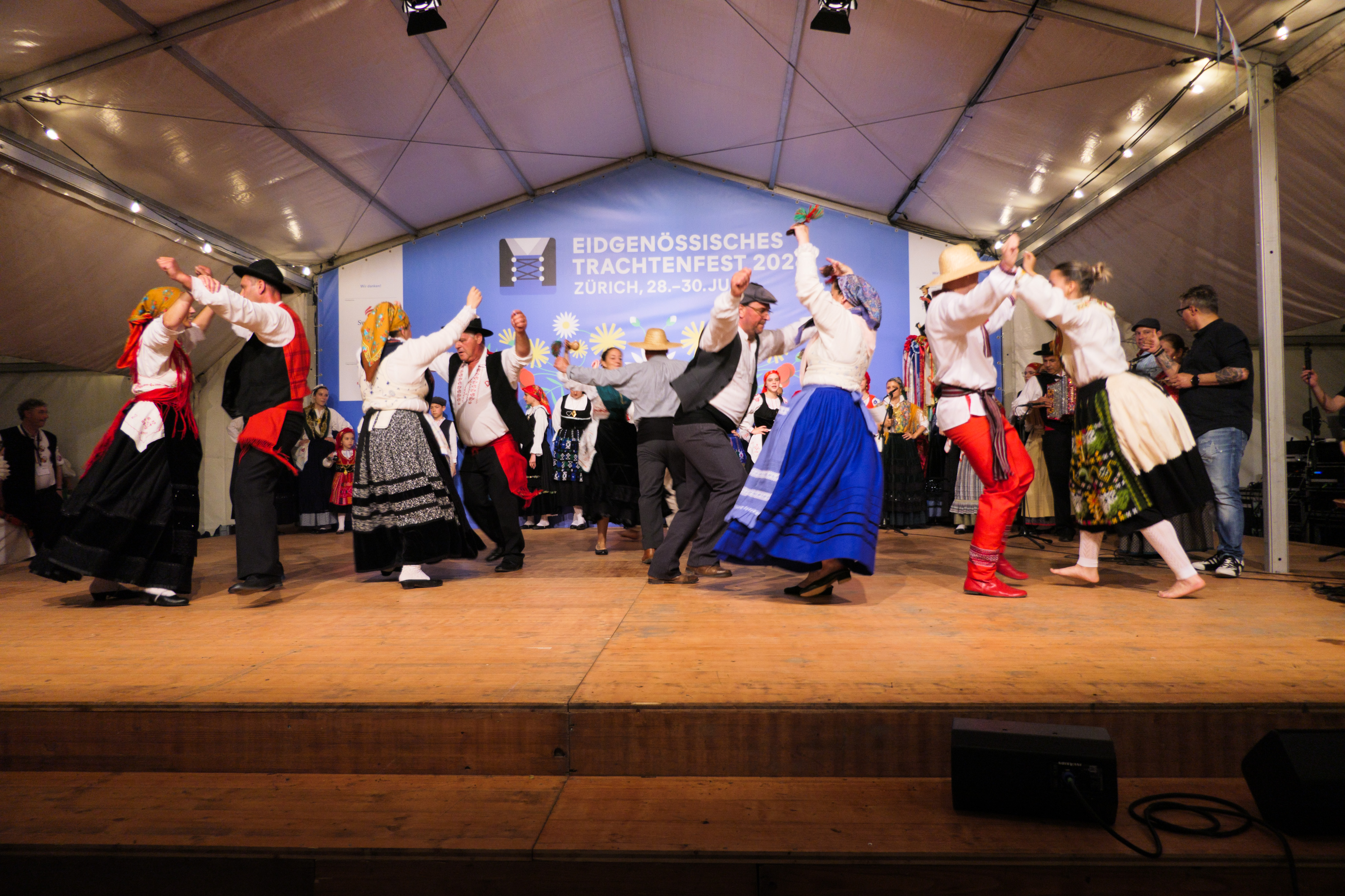 Internationale Volkstanzgala auf dem Lindenhof