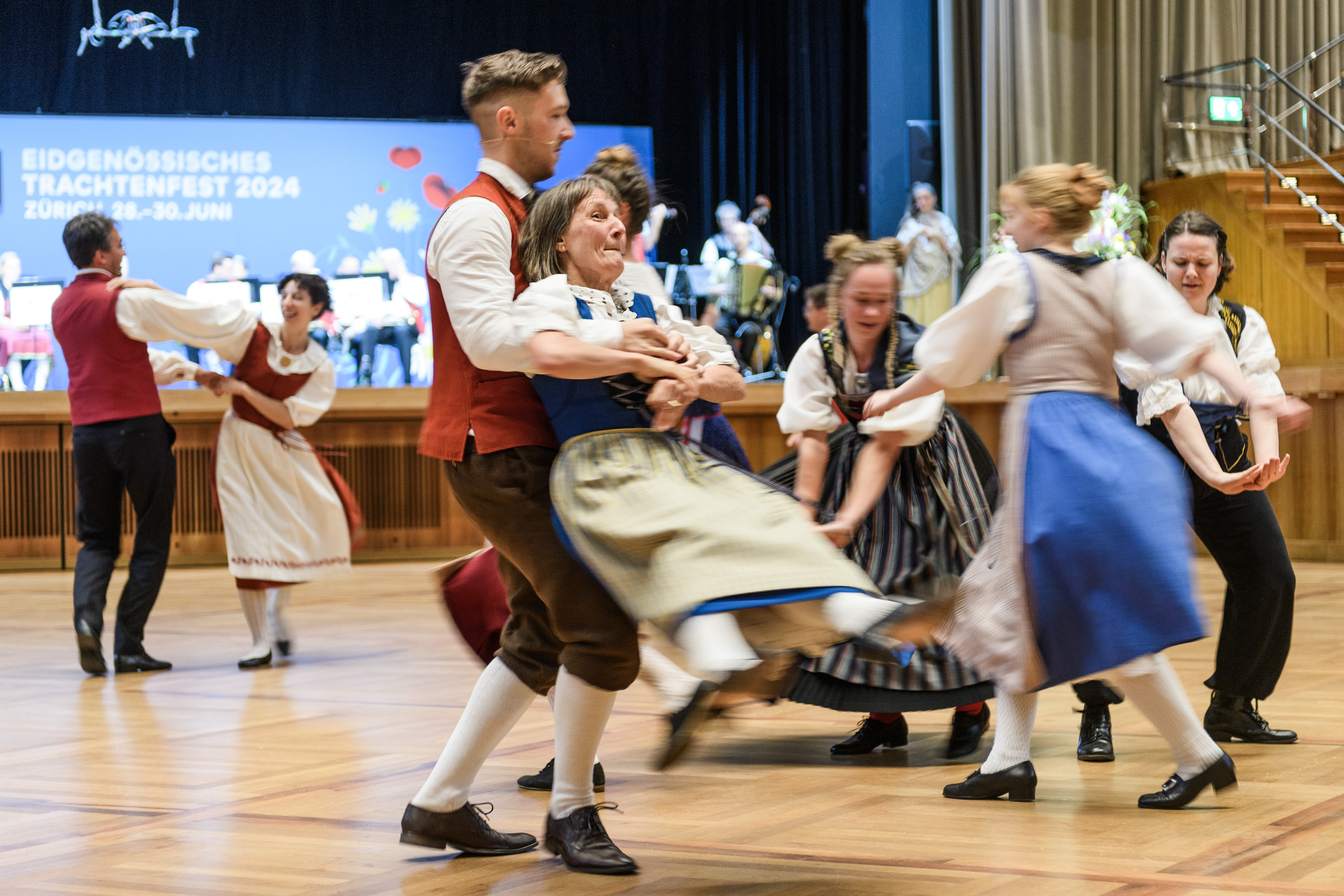 Volkstanzgala-im-Kongresshaus