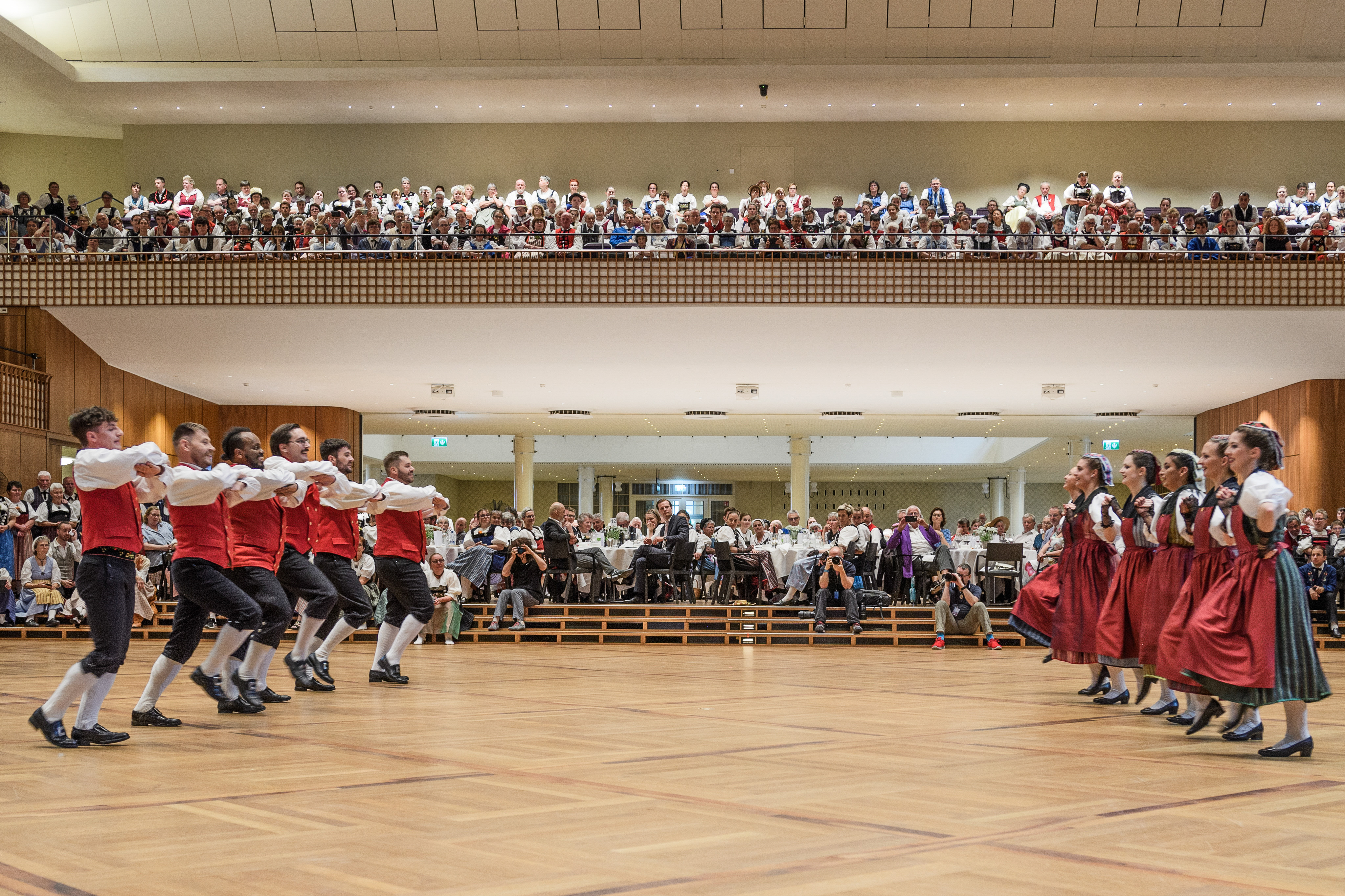 Volkstanzgala-im-Kongresshaus