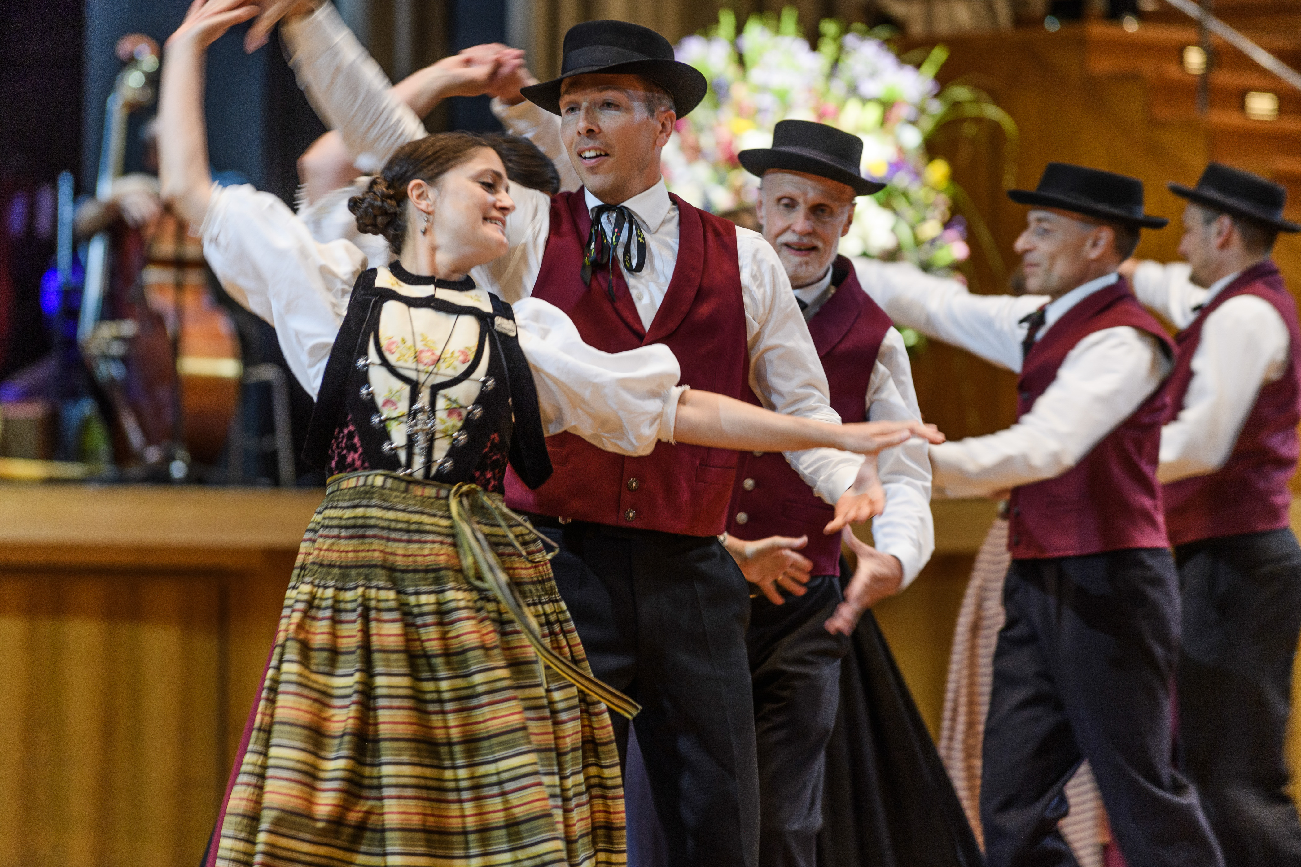 Volkstanzgala-im-Kongresshaus