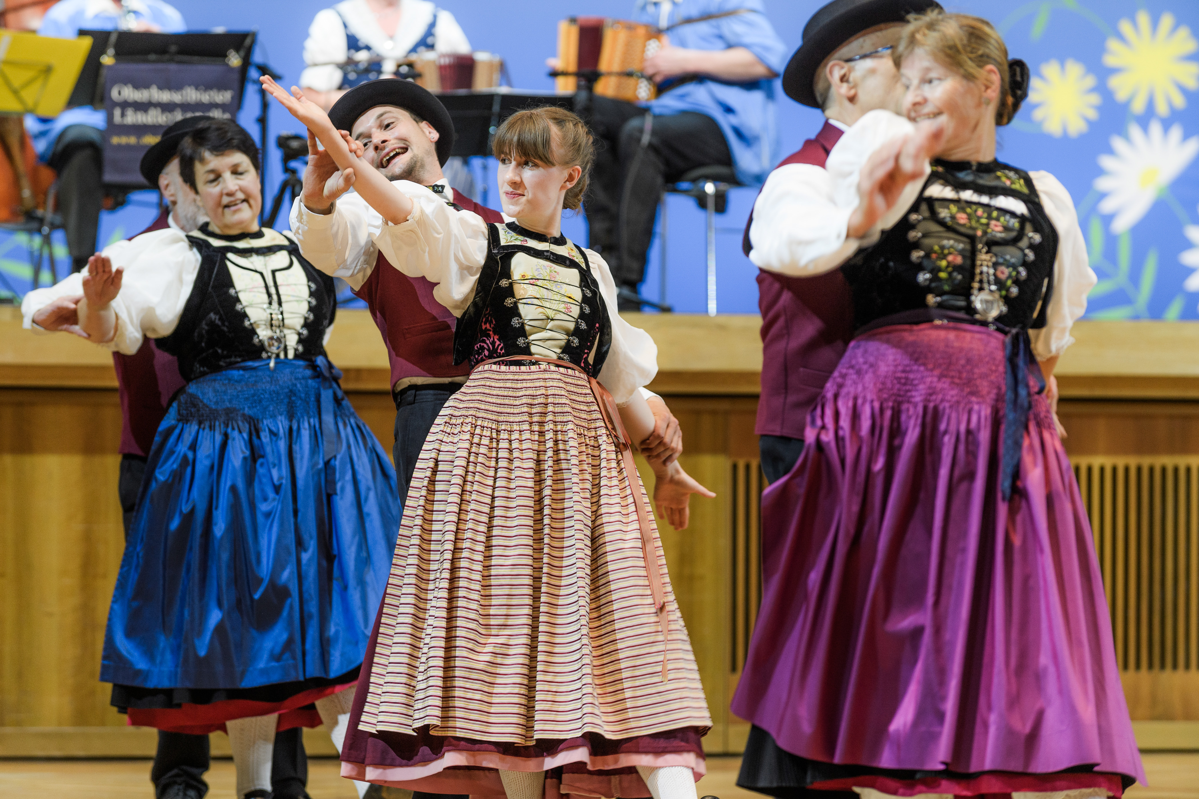 Volkstanzgala-im-Kongresshaus