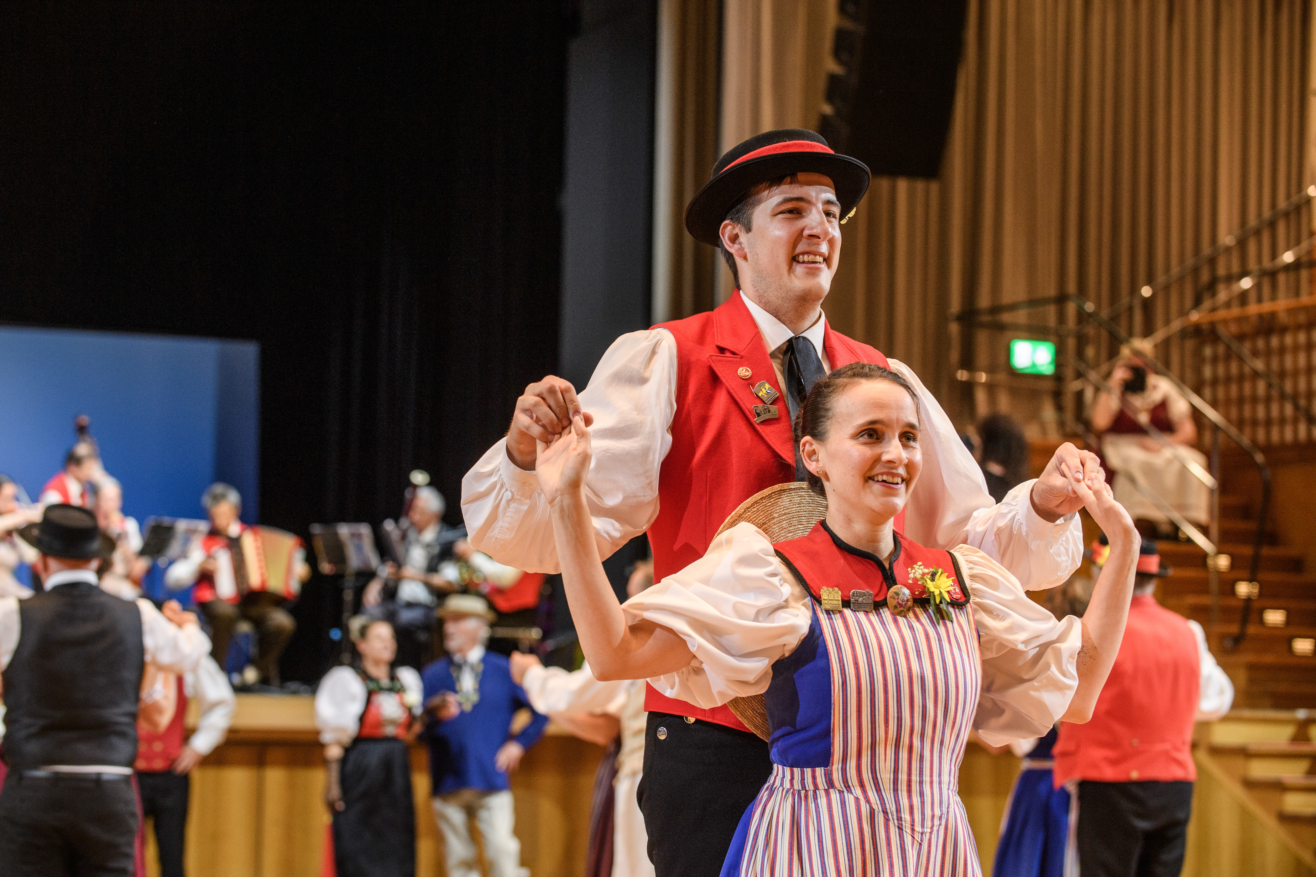 Volkstanzgala-im-Kongresshaus