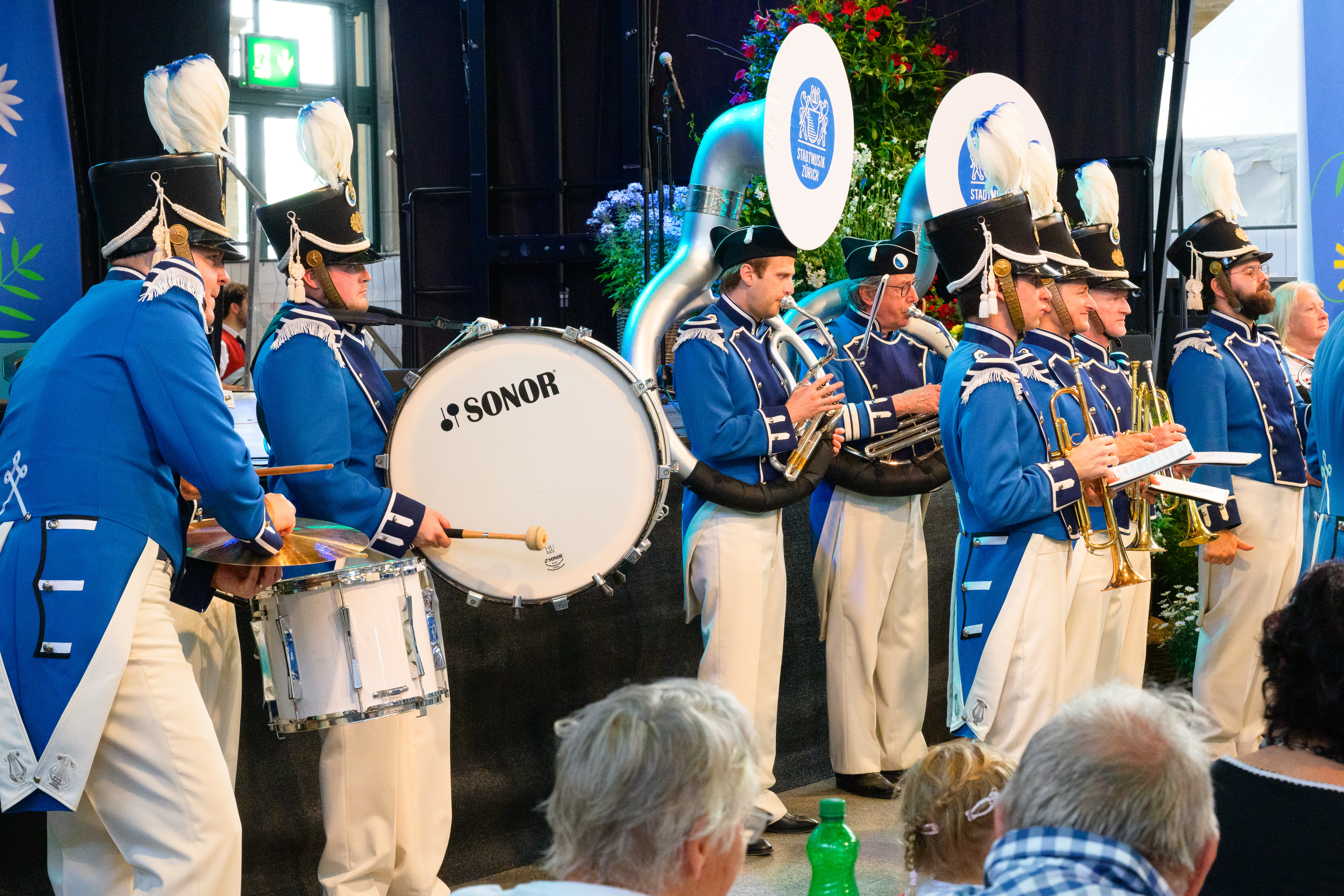 unterwegs zur Delegiertenversammlung in der Kirche St. Peter