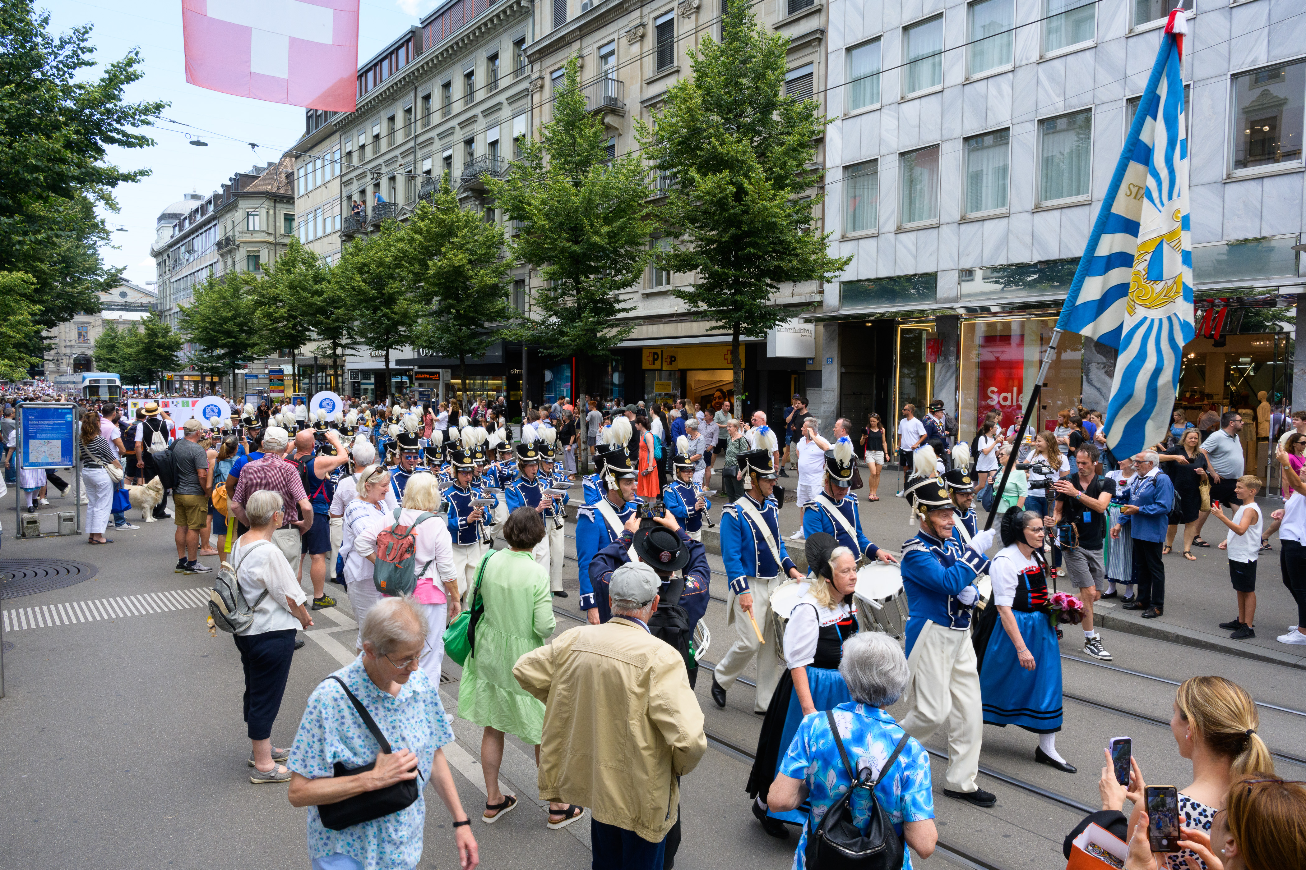unterwegs zur Delegiertenversammlung in der Kirche St. Peter