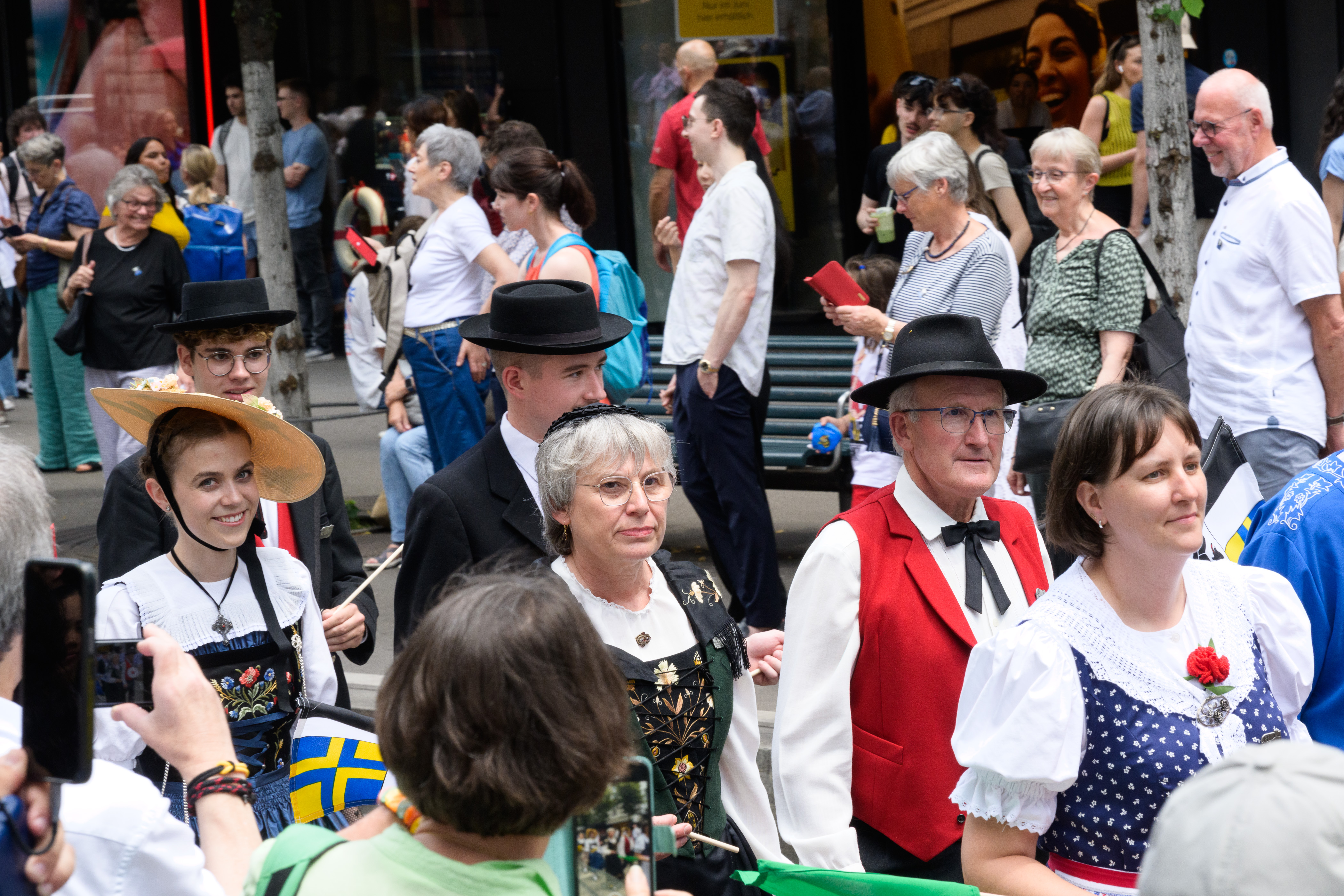 unterwegs zur Delegiertenversammlung in der Kirche St. Peter