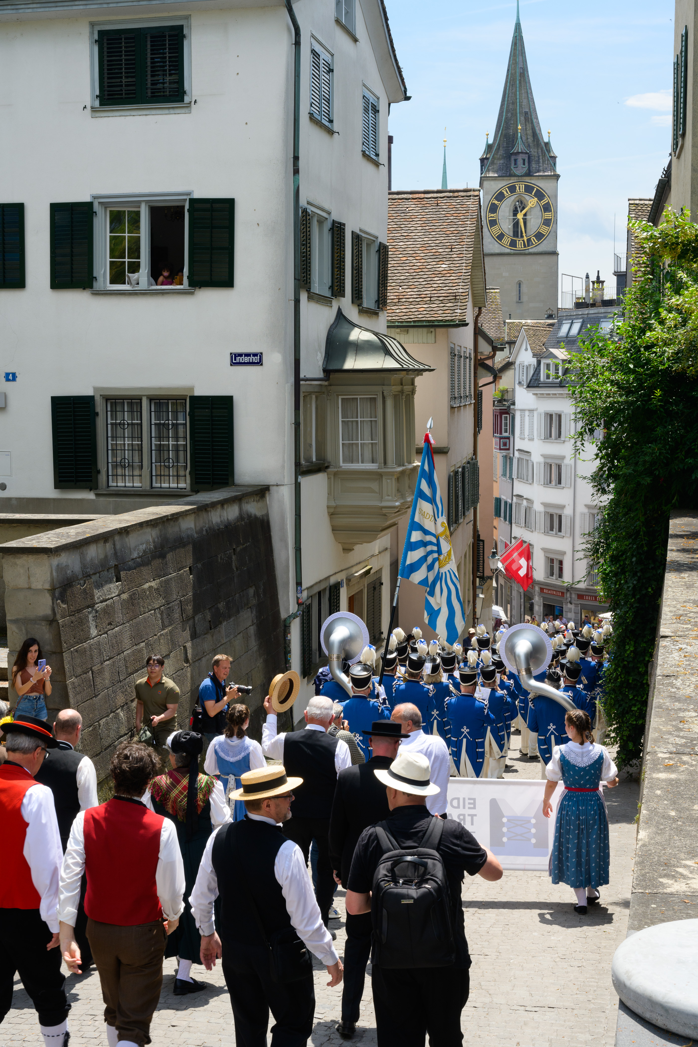 unterwegs zur Delegiertenversammlung in der Kirche St. Peter