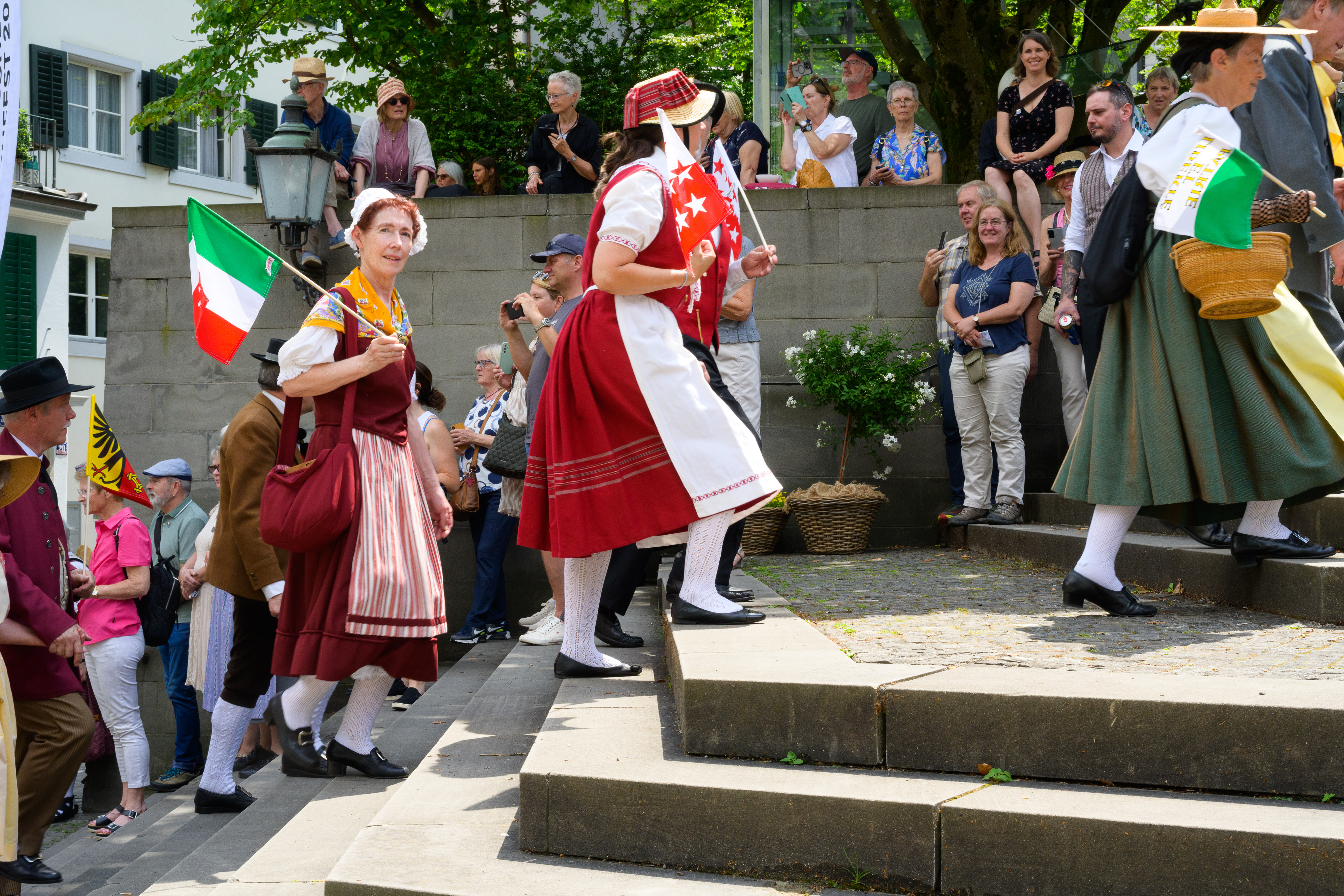 unterwegs zur Delegiertenversammlung in der Kirche St. Peter
