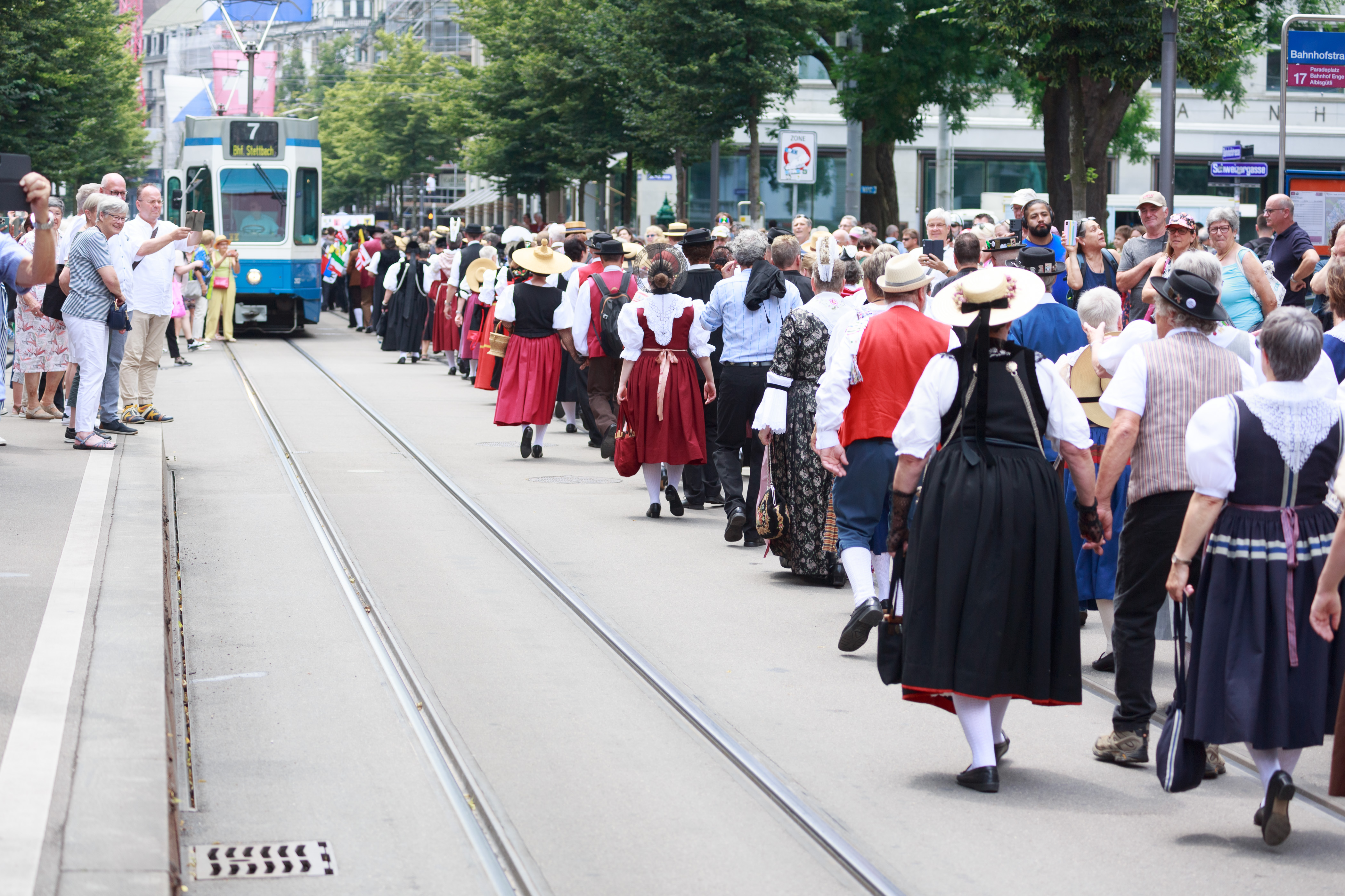 unterwegs zur Delegiertenversammlung in der Kirche St. Peter