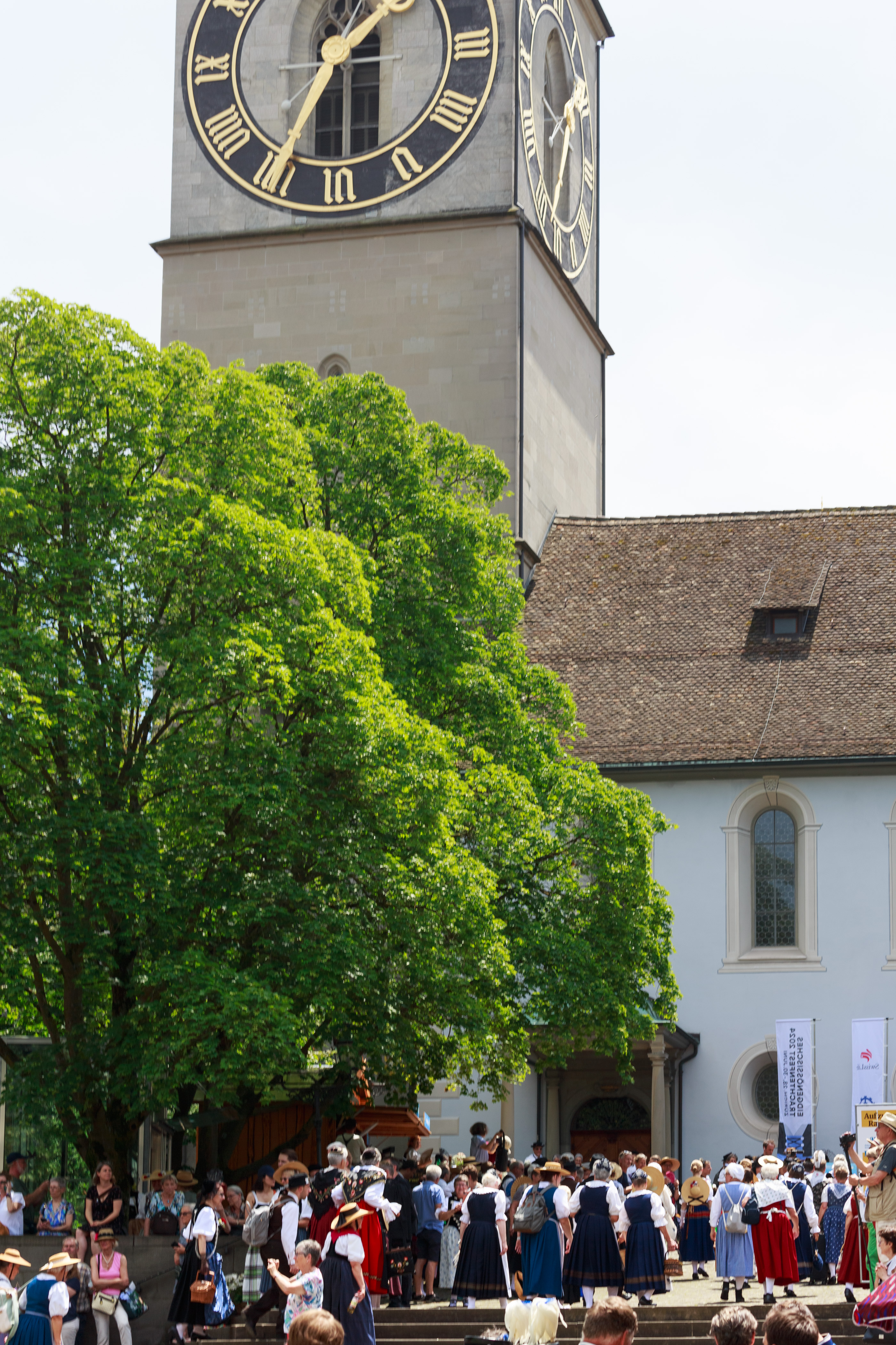 unterwegs zur Delegiertenversammlung in der Kirche St. Peter