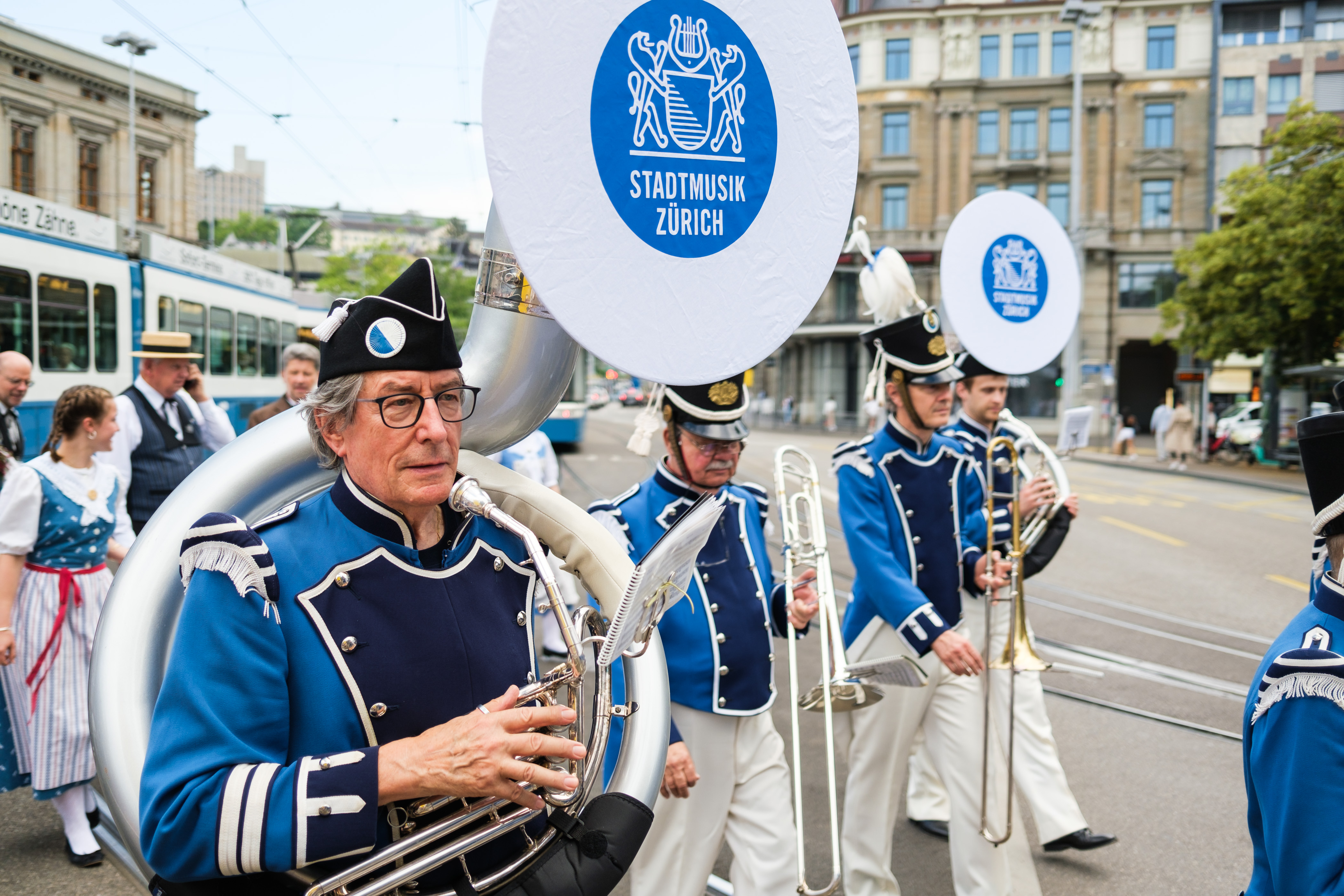 unterwegs zur Delegiertenversammlung in der Kirche St. Peter