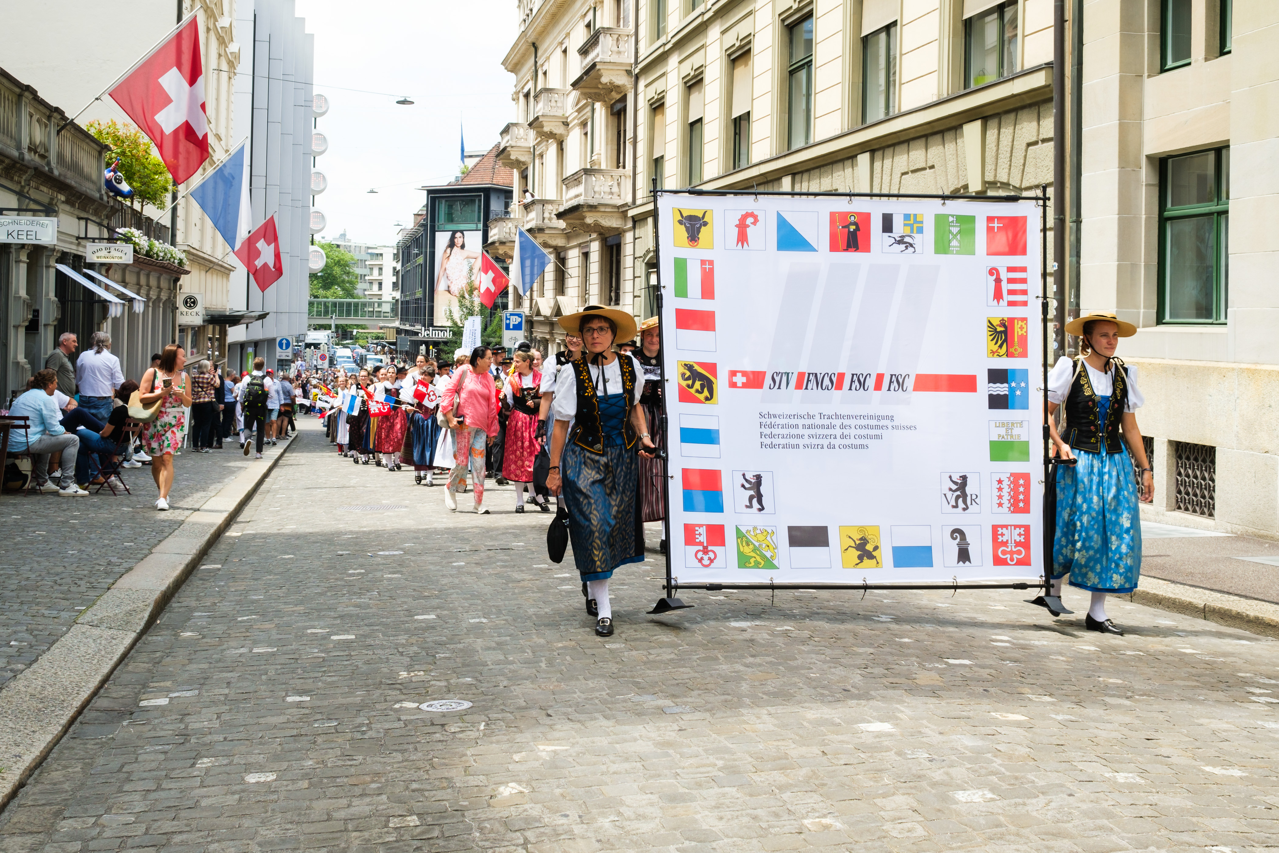 unterwegs zur Delegiertenversammlung in der Kirche St. Peter