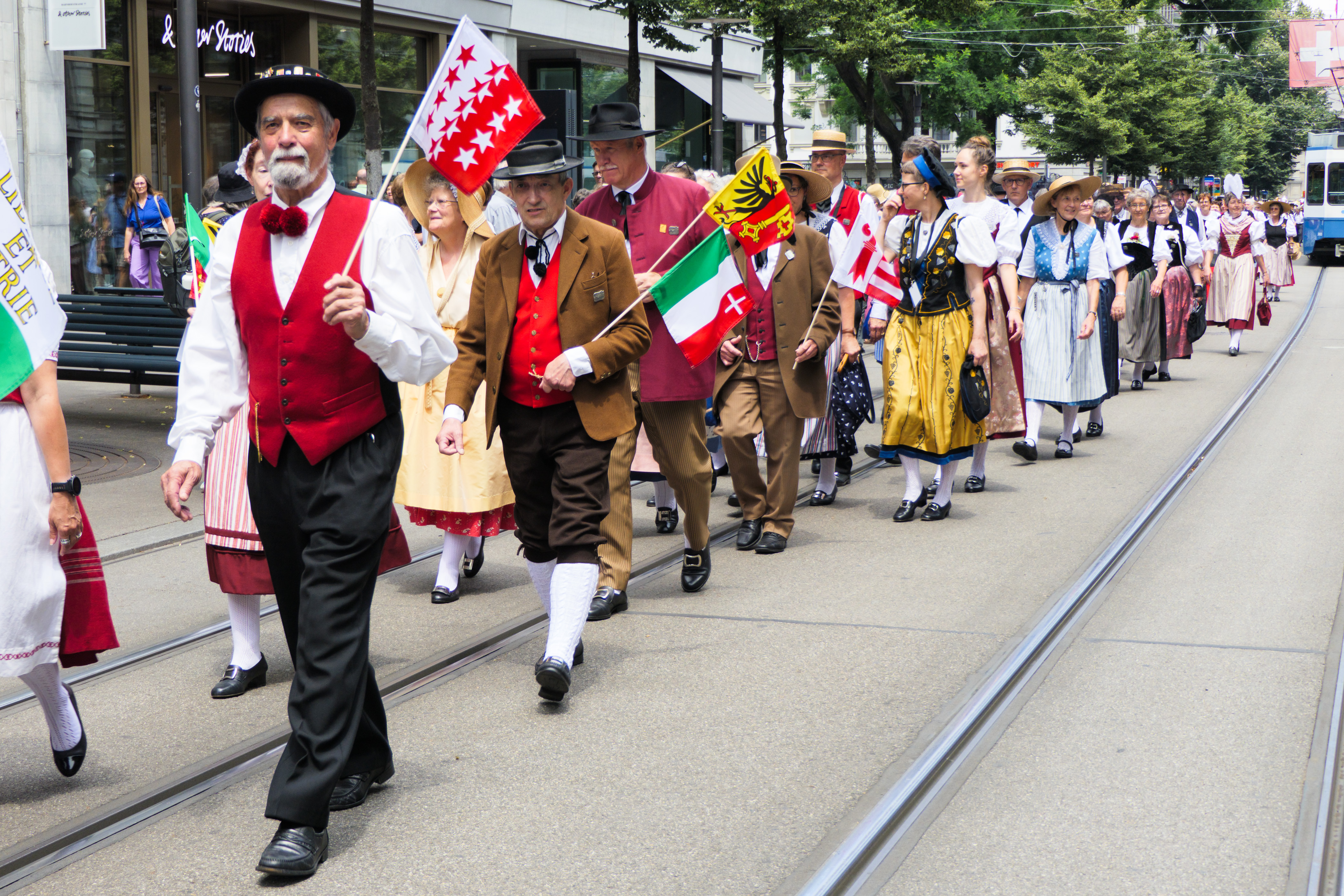 unterwegs zur Delegiertenversammlung in der Kirche St. Peter