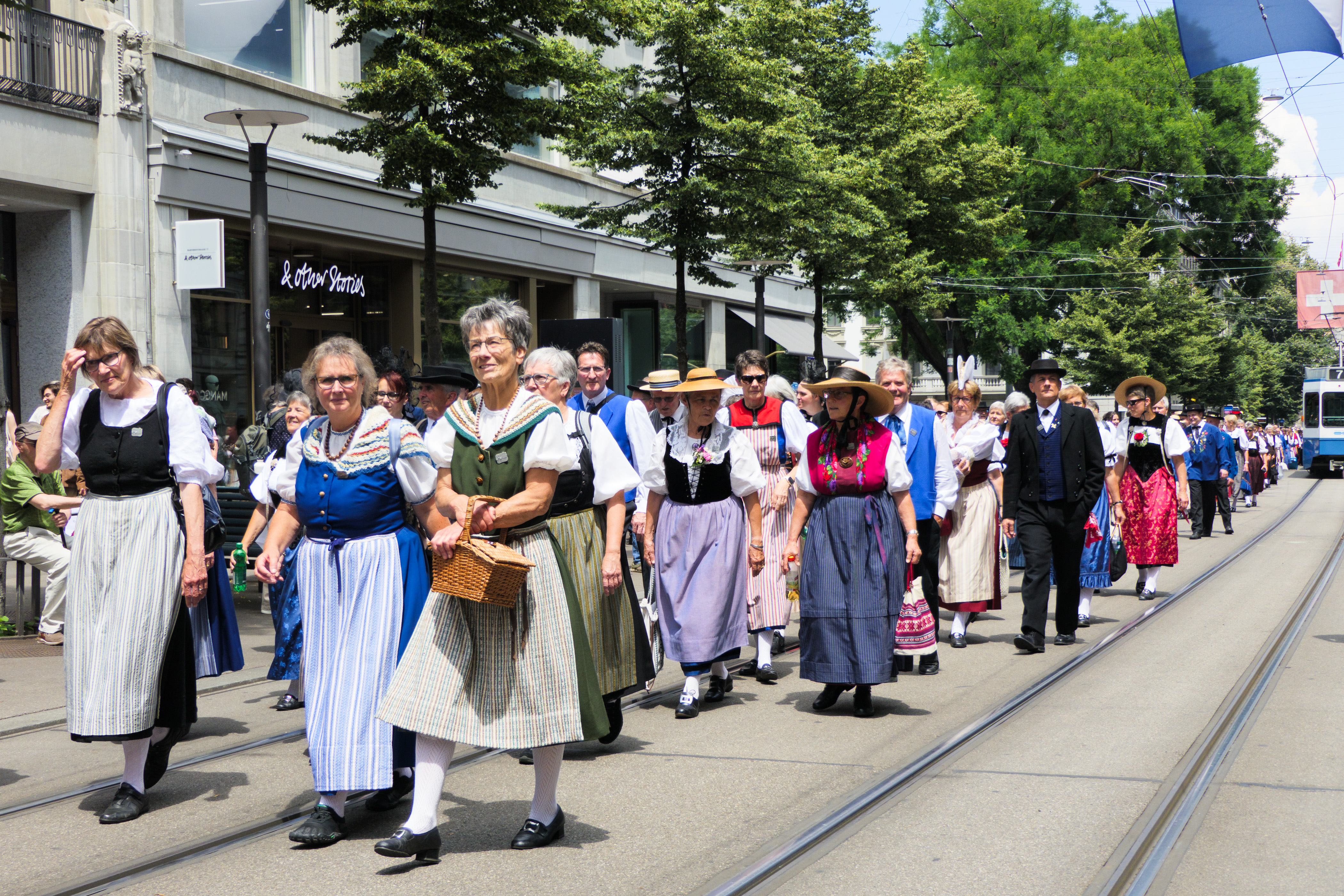 unterwegs zur Delegiertenversammlung in der Kirche St. Peter