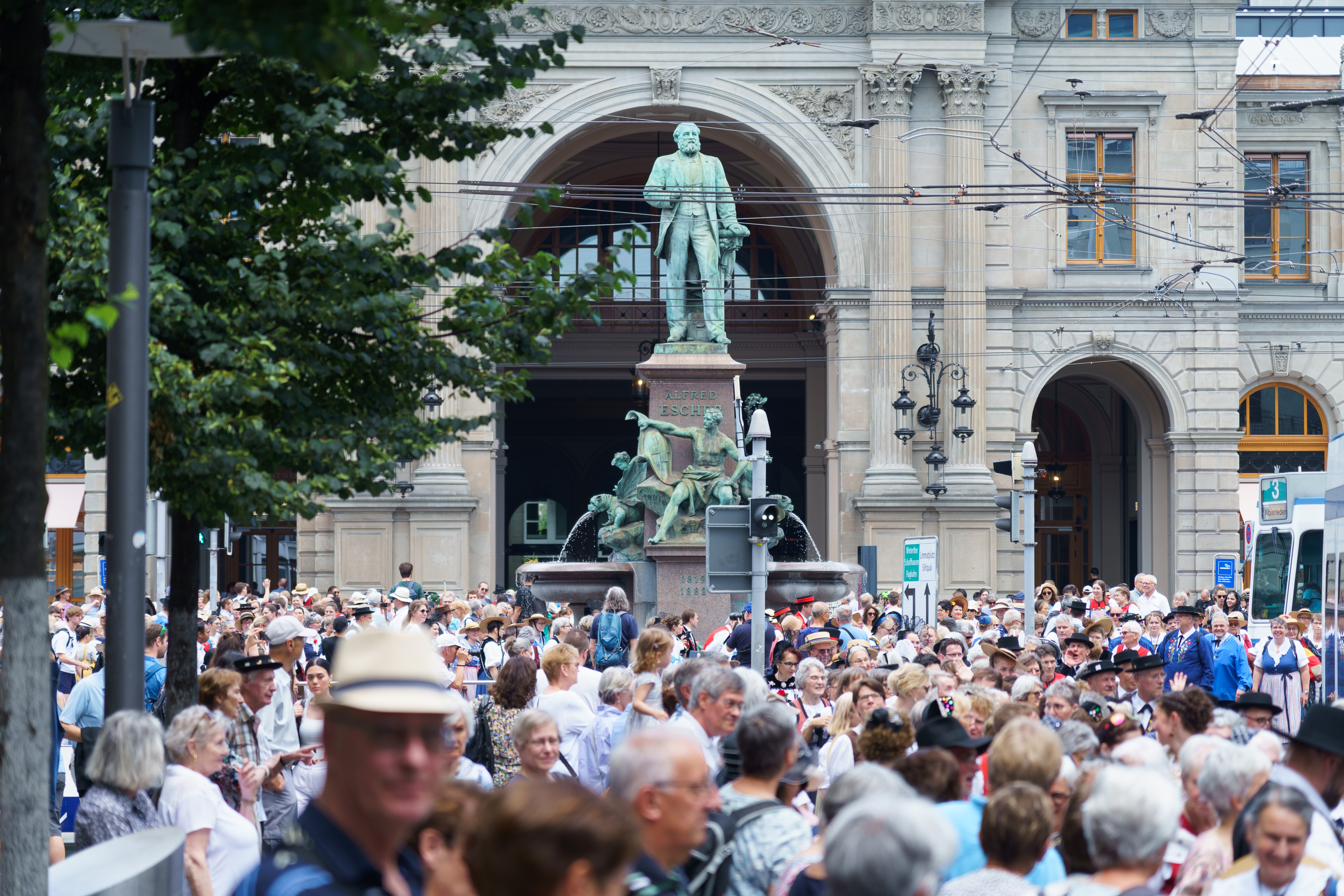 unterwegs zur Delegiertenversammlung in der Kirche St. Peter