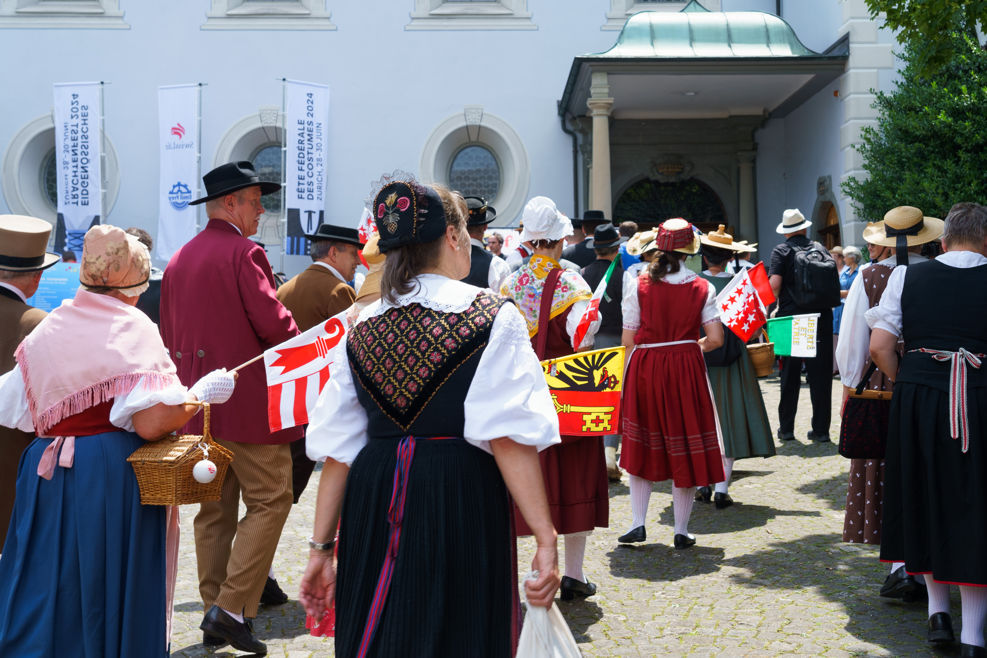 unterwegs zur Delegiertenversammlung in der Kirche St. Peter